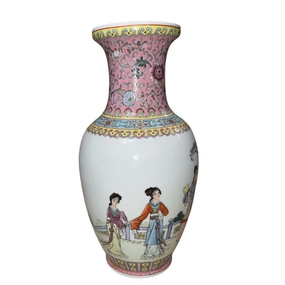 Vintage Chinese Famille Rose Hand‑Painted Vase – 14.5
